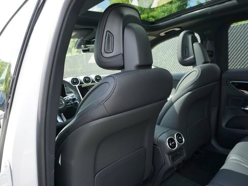 Certified 2025 Mercedes-Benz GLC 300 4MATIC image 51