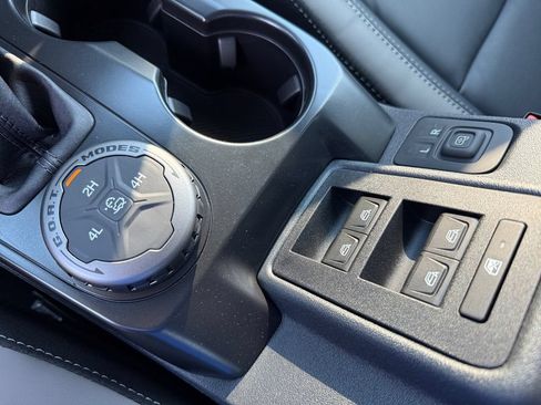 New 2026 Ford Bronco Outer Banks AWD/4WD image 18
