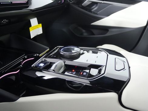 New 2026 BMW 530i xDrive w/ Premium Package image 23