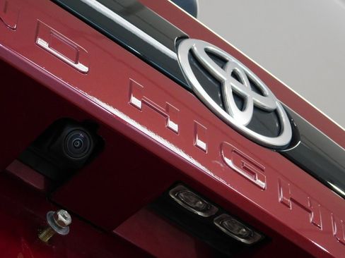 Used 2024 Toyota Grand Highlander Limited image 82