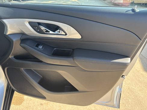 Used 2019 Chevrolet Traverse LT FWD image 22