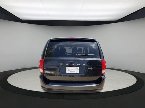Used 2019 Dodge Grand Caravan SE w/ UConnect Hands-Free Group FWD image 6