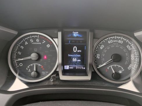 Used 2021 Toyota Tacoma SR5 RWD image 17