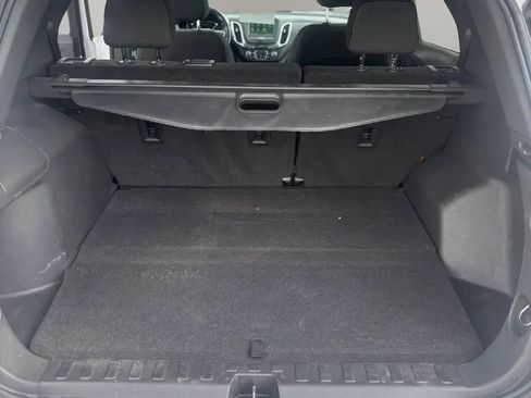 Used 2022 Chevrolet Equinox LT w/ Driver Convenience Package FWD image 11