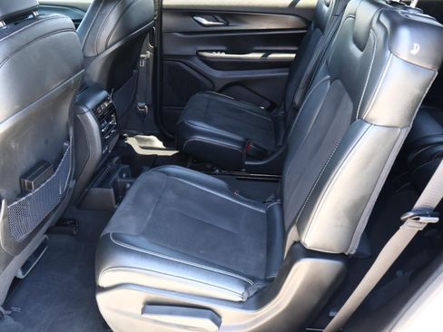 Used 2023 Jeep Grand Cherokee L Altitude image 22