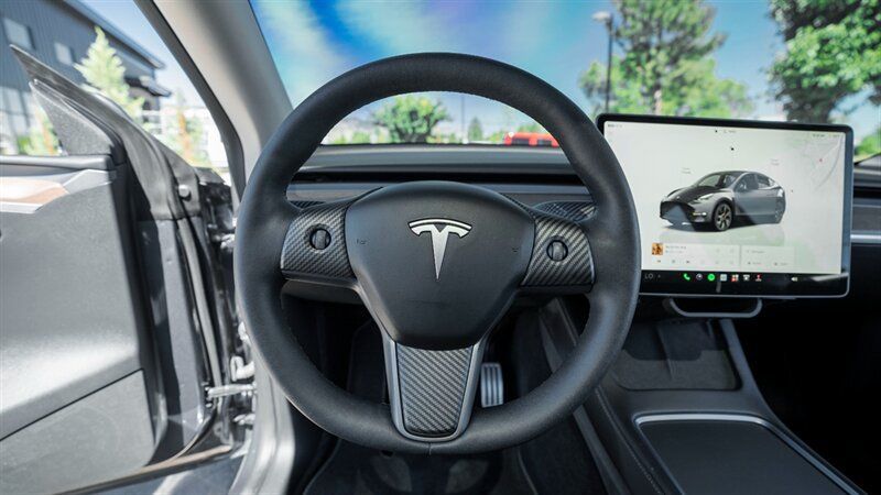 Used 2022 Tesla Model Y Performance AWD/4WD image 25