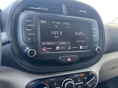Used 2025 Kia Soul LX w/ LX Technology Package FWD image 20