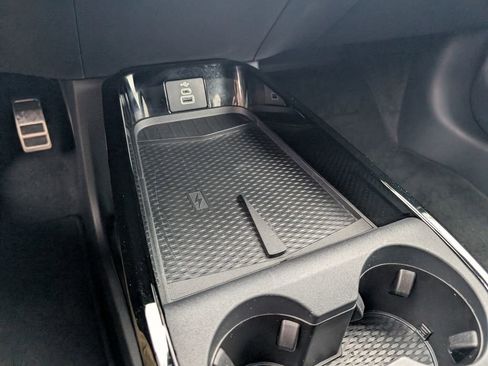 Used 2025 Ford Mustang Mach-E Premium w/ Sport Appearance Package image 23