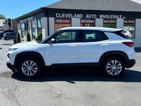 Used 2022 Chevrolet TrailBlazer LS FWD image 2