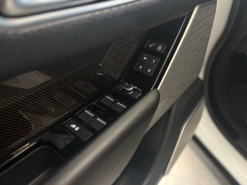 Used 2020 Land Rover Range Rover Velar R-Dynamic S AWD/4WD image 25