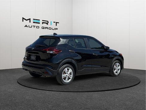 Used 2022 Nissan Kicks S FWD image 9