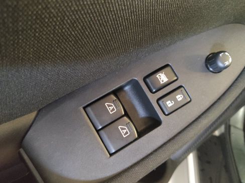Used 2016 Nissan 370Z Roadster RWD image 27