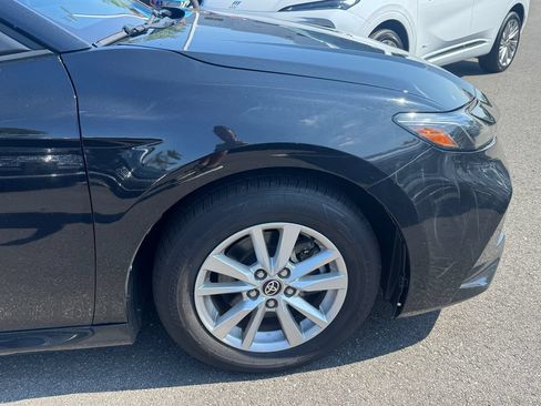 Used 2025 Toyota Camry SE FWD image 8