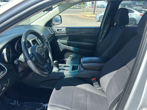 Used 2011 Jeep Grand Cherokee Laredo AWD/4WD image 11