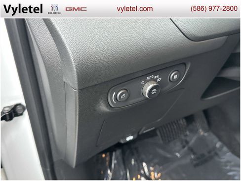 Used 2023 Buick Encore GX Preferred w/ Cold Weather Comfort Package image 18