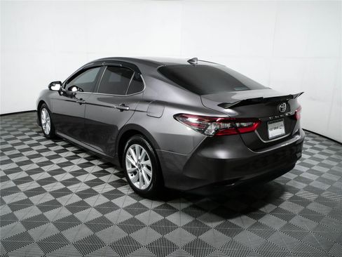 Used 2022 Toyota Camry LE FWD image 26