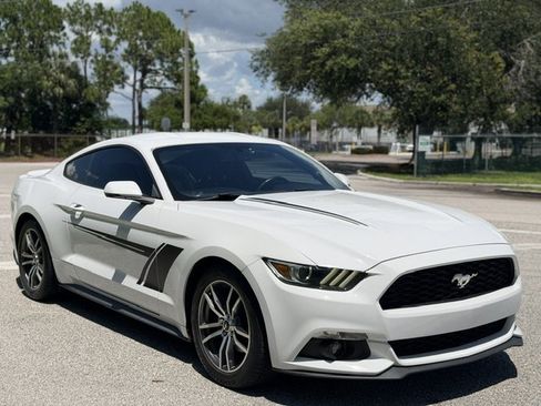 Used 2016 Ford Mustang Premium RWD image 7