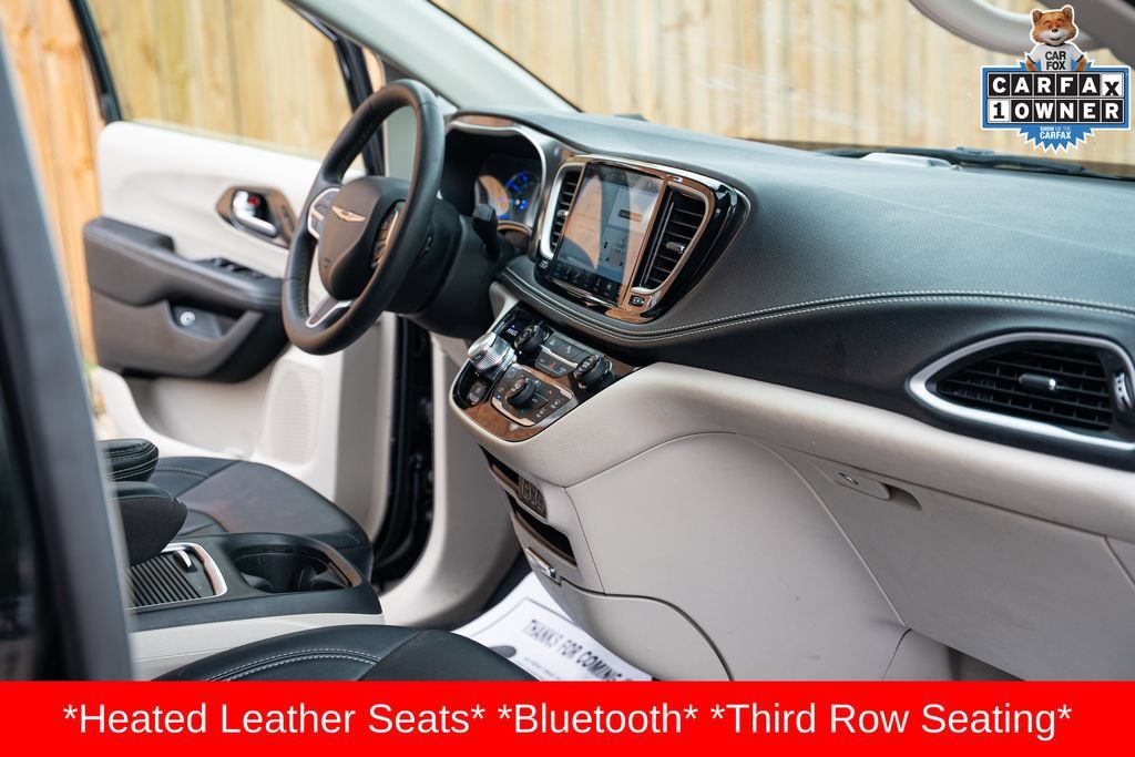 Used 2024 Chrysler Pacifica Limited FWD image 17
