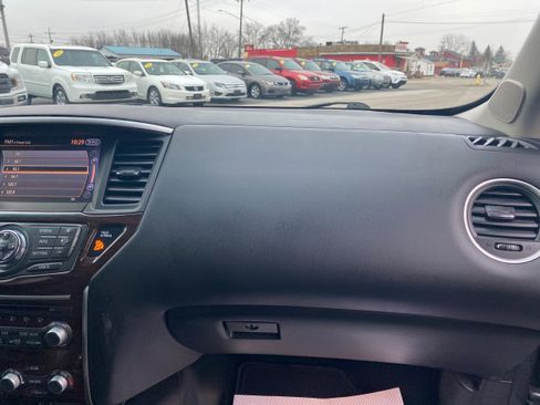 Used 2016 Nissan Pathfinder SL w/ SL Premium Package image 16