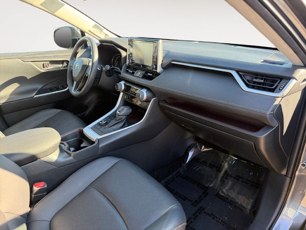 Used 2021 Toyota RAV4 Limited w/ Limited Grade Weather Package AWD/4WD image 26