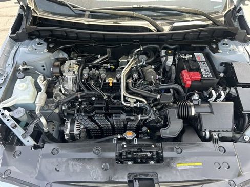 Used 2024 Nissan Altima 2.5 SR FWD image 10