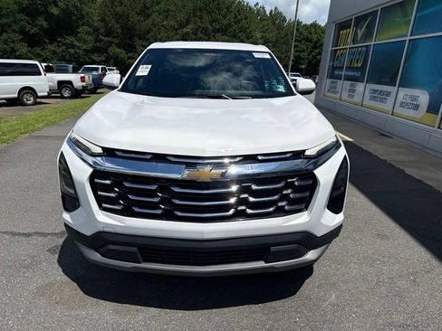 Used 2025 Chevrolet Equinox LT AWD/4WD image 2