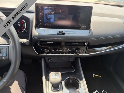 Certified 2024 Nissan Rogue SL w/ SL Premium Package image 14