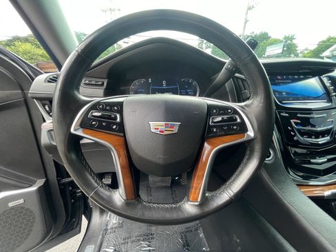 Used 2016 Cadillac Escalade ESV Luxury AWD/4WD image 18