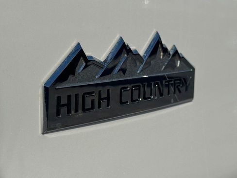 Used 2019 Chevrolet Silverado 2500 High Country w/ Duramax Plus Package image 10