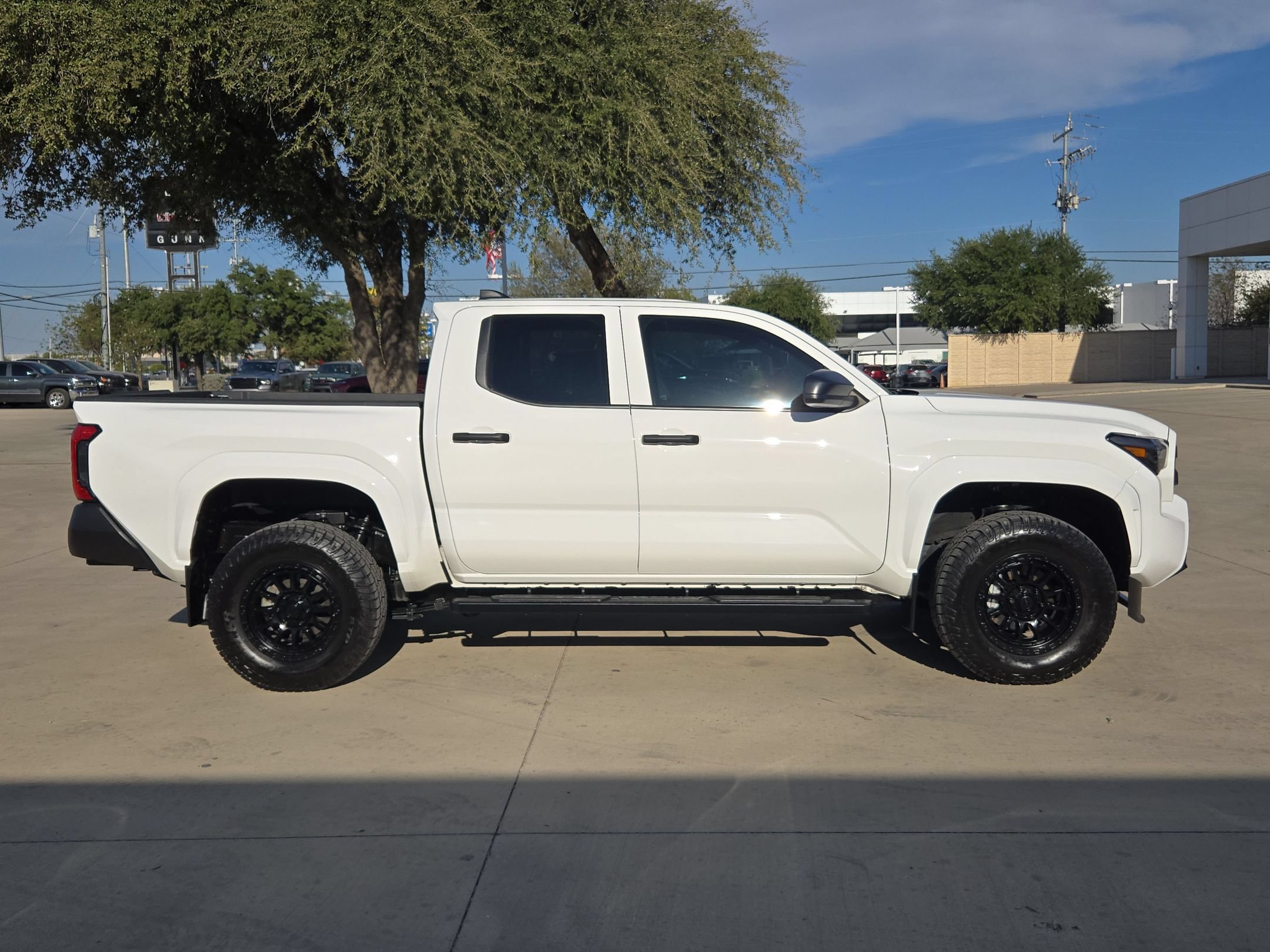 Used 2024 Toyota Tacoma SR RWD image 2