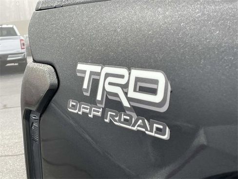 Used 2025 Toyota Tacoma TRD Off-Road image 8