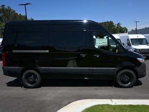 Used 2026 Mercedes-Benz Sprinter 2500 image 24