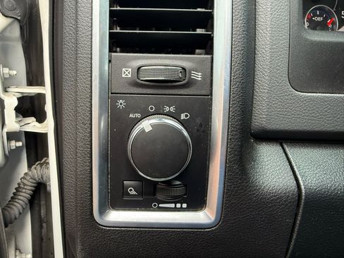 Used 2018 RAM 2500 SLT image 15