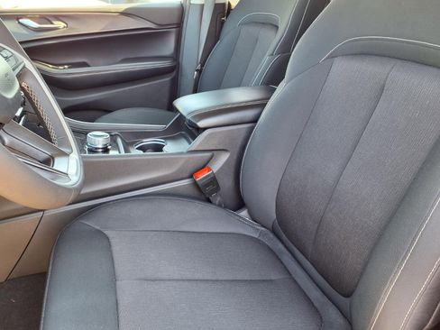 Used 2024 Jeep Grand Cherokee L Laredo w/ Luxury Tech Group I image 3