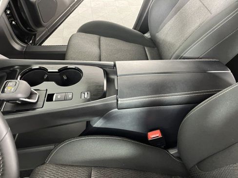 Used 2026 Nissan Rogue SV FWD image 24