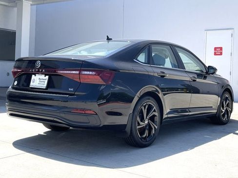 New 2025 Volkswagen Jetta SE image 10