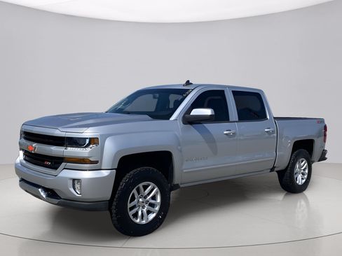 Used 2018 Chevrolet Silverado 1500 LT AWD/4WD image 6