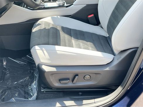 New 2025 Mitsubishi Outlander SE image 20