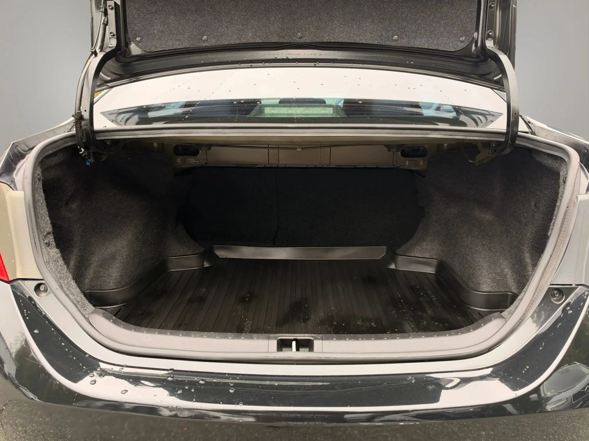 Used 2017 Toyota Corolla XSE FWD image 24