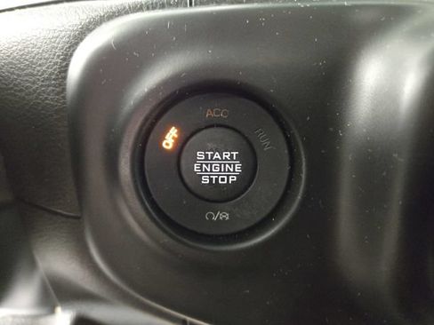 Used 2022 Jeep Wrangler Unlimited Sport AWD/4WD image 25