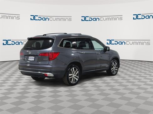Used 2017 Honda Pilot Touring image 8