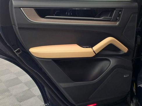 New 2026 Porsche Cayenne Coupe image 22