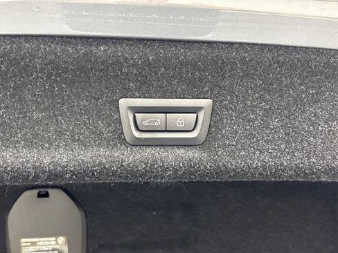 Used 2025 BMW M340i w/ Premium Package image 31