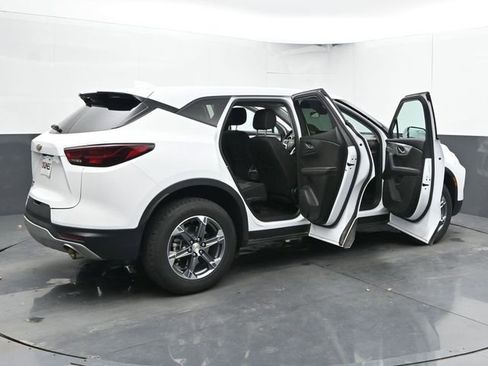 Used 2025 Chevrolet Blazer LT image 55