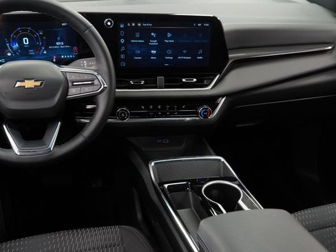 Certified 2025 Chevrolet Equinox LT w/ Safety and Technology Package AWD/4WD image 14