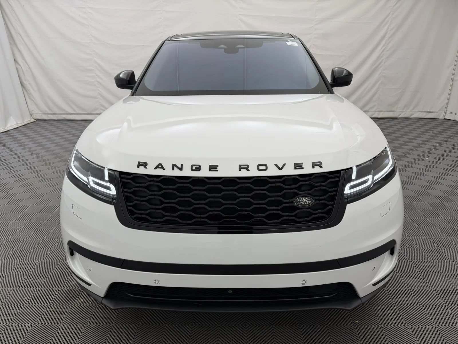 Used 2021 Land Rover Range Rover Velar S AWD/4WD image 3