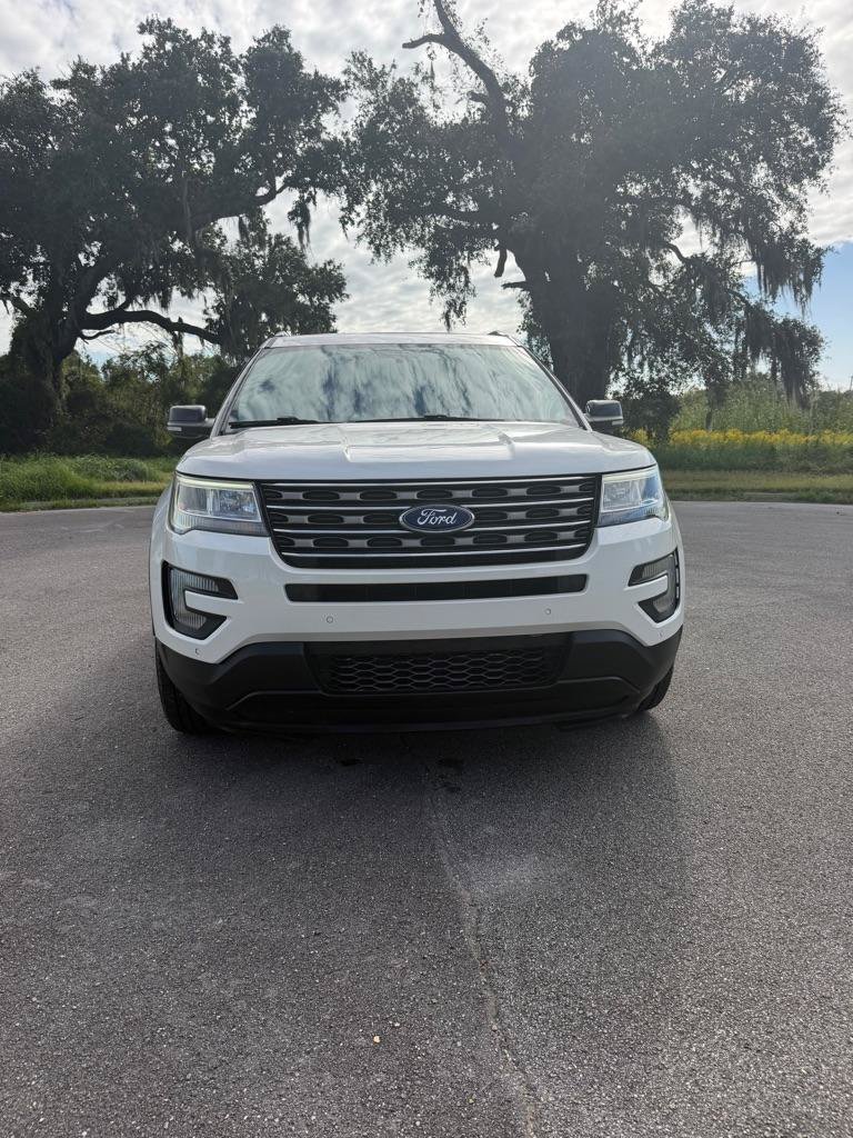 Used 2016 Ford Explorer XLT w/ Equipment Group 202A FWD image 8