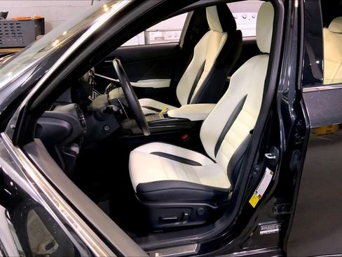 Certified 2023 Lexus IS 350 F Sport image 7