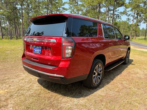 Used 2023 Chevrolet Suburban LT w/ Luxury Package AWD/4WD image 5