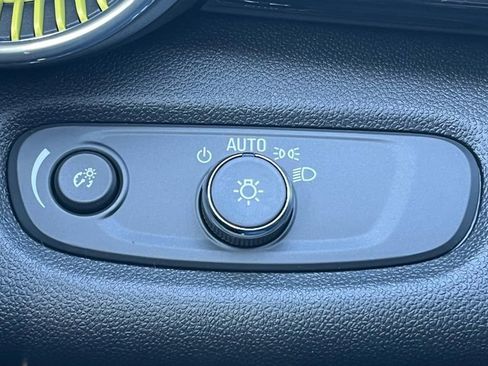 New 2026 Chevrolet Trax ACTIV w/ Driver Confidence Package image 19